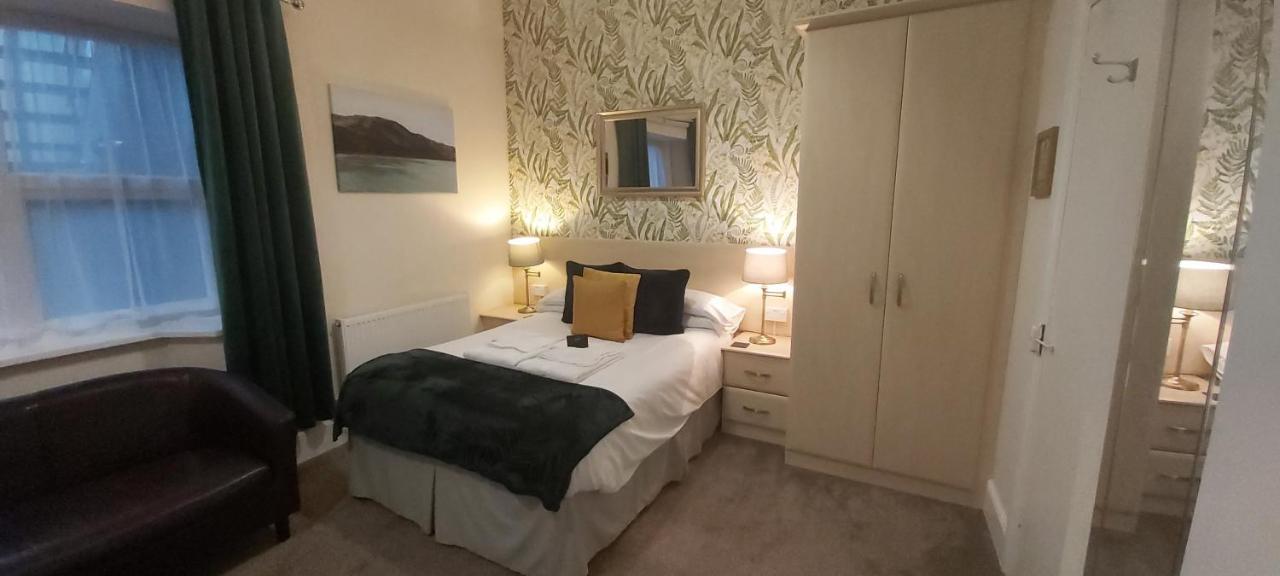 Hen Dy Bed & Breakfast Llandudno Bagian luar foto