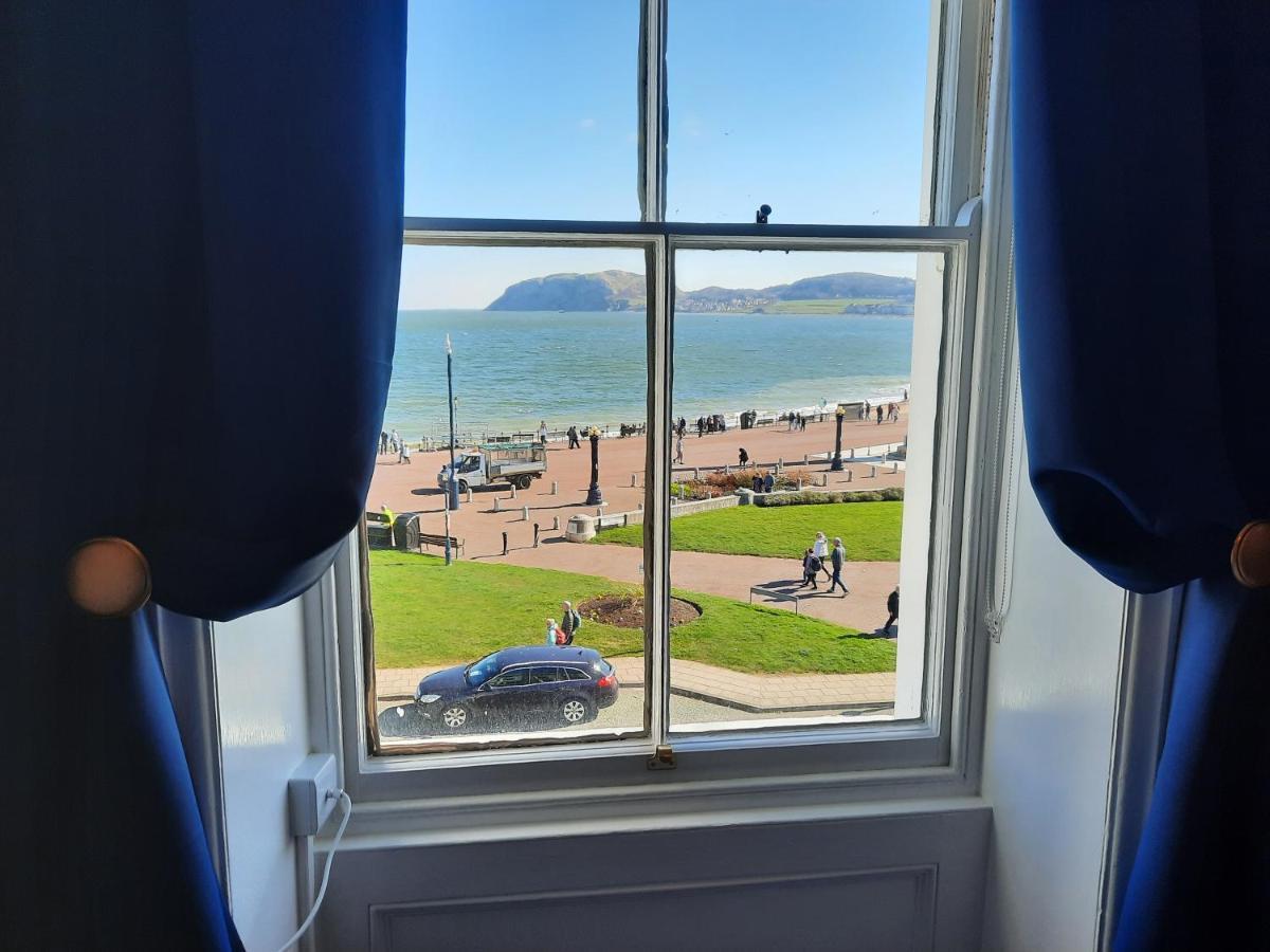Hen Dy Bed & Breakfast Llandudno Bagian luar foto