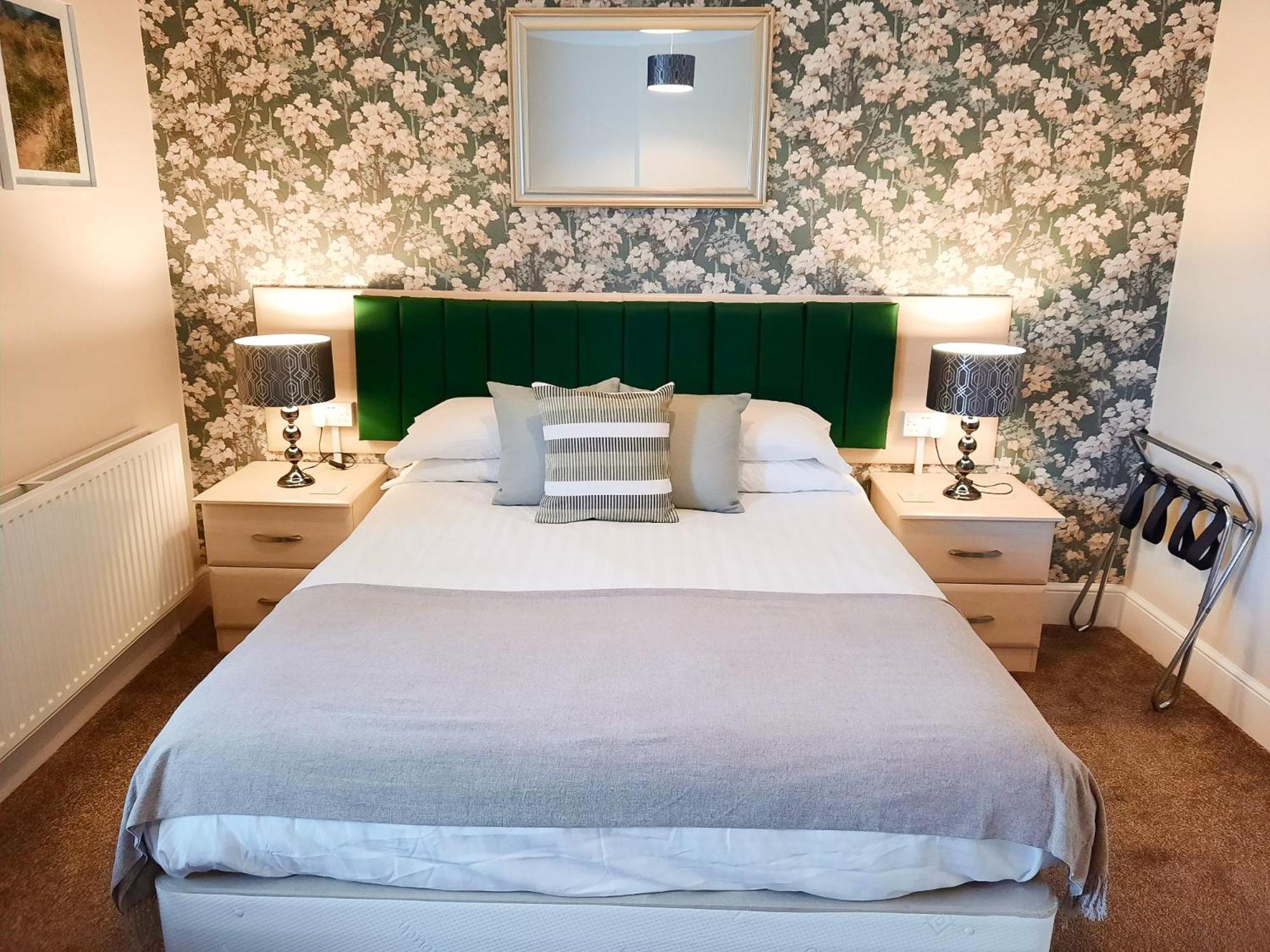 Hen Dy Bed & Breakfast Llandudno Bagian luar foto