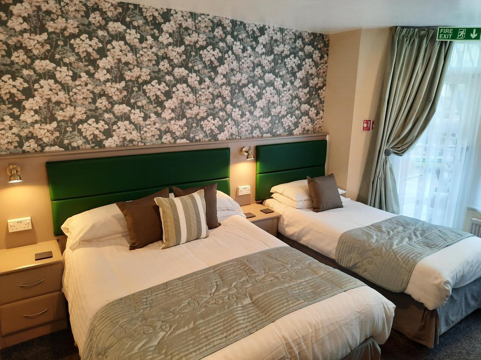 Hen Dy Bed & Breakfast Llandudno Bagian luar foto