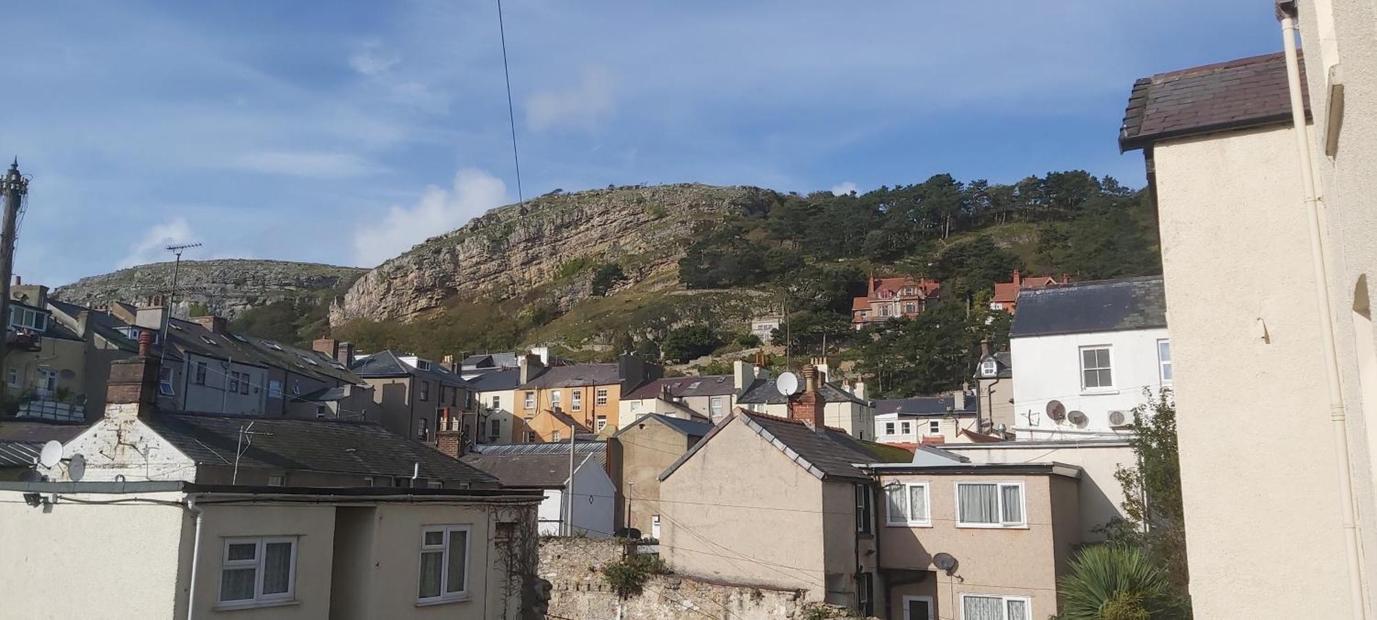 Hen Dy Bed & Breakfast Llandudno Bagian luar foto