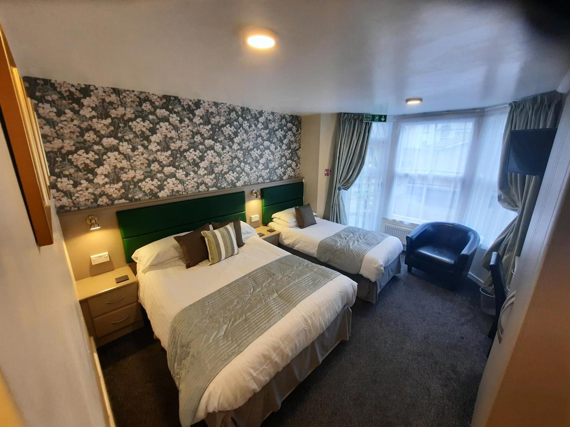 Hen Dy Bed & Breakfast Llandudno Bagian luar foto